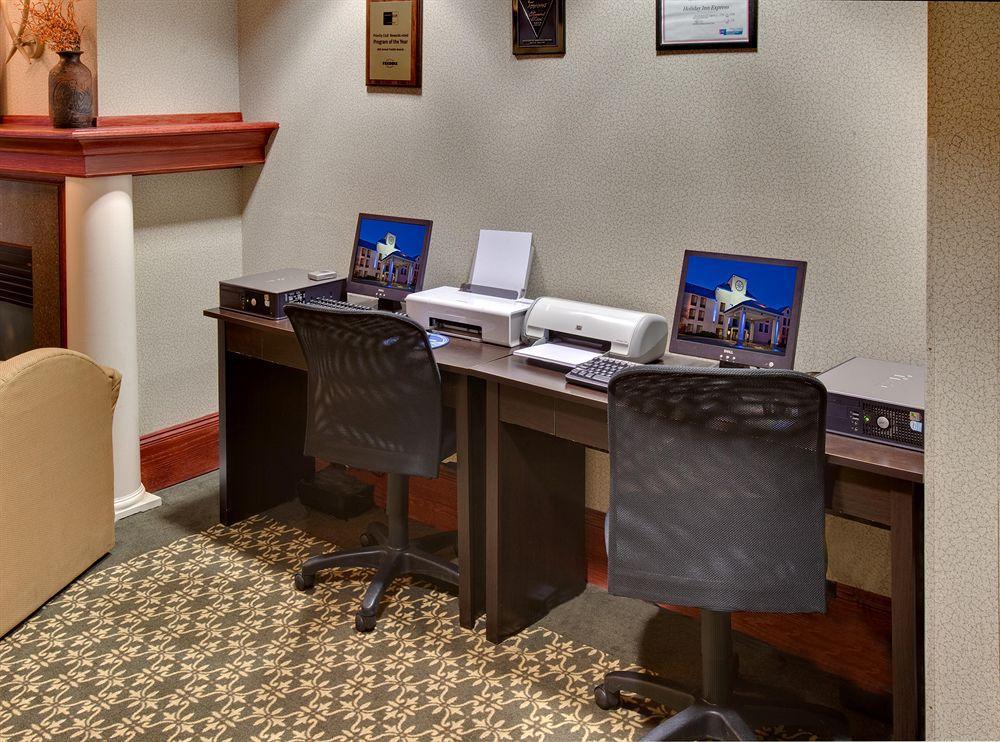 Holiday Inn Express Cedar Rapids - Collins Road By Ihg Facilities photo