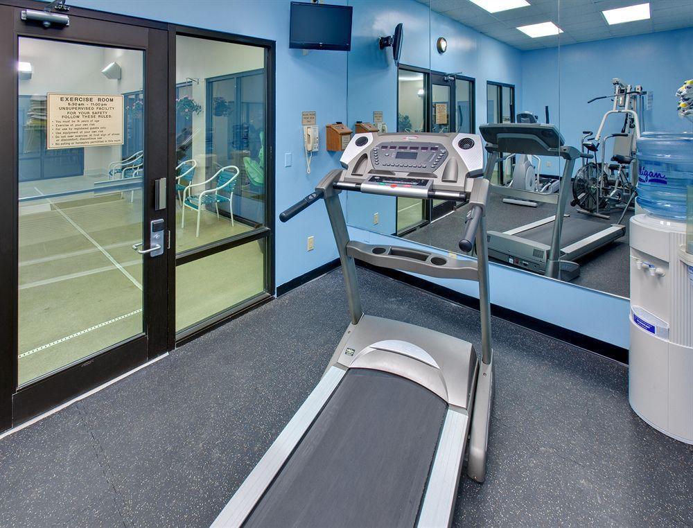 Holiday Inn Express Cedar Rapids - Collins Road By Ihg Facilities photo