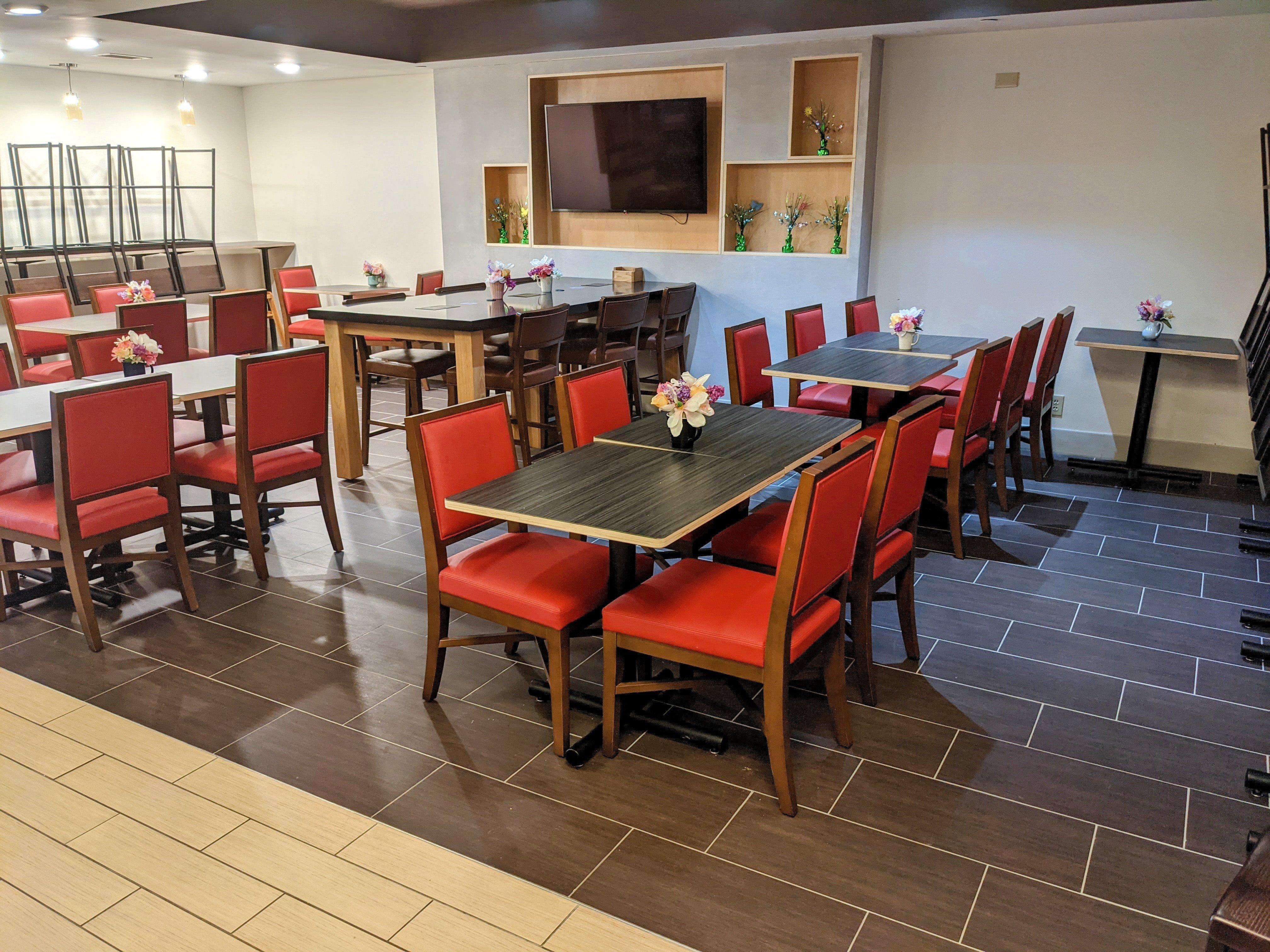 Holiday Inn Express Cedar Rapids - Collins Road By Ihg Exterior photo