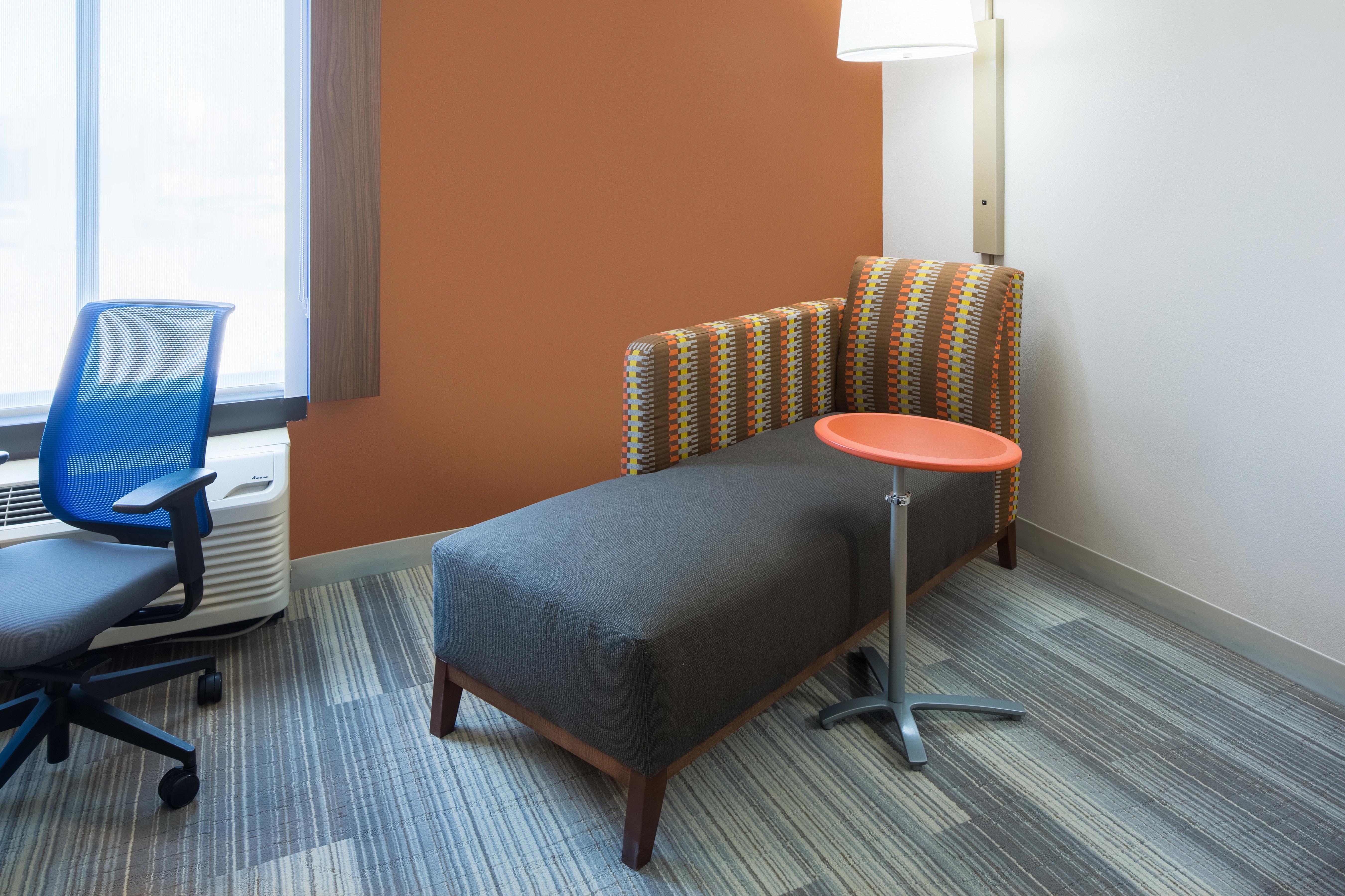 Holiday Inn Express Cedar Rapids - Collins Road By Ihg Exterior photo