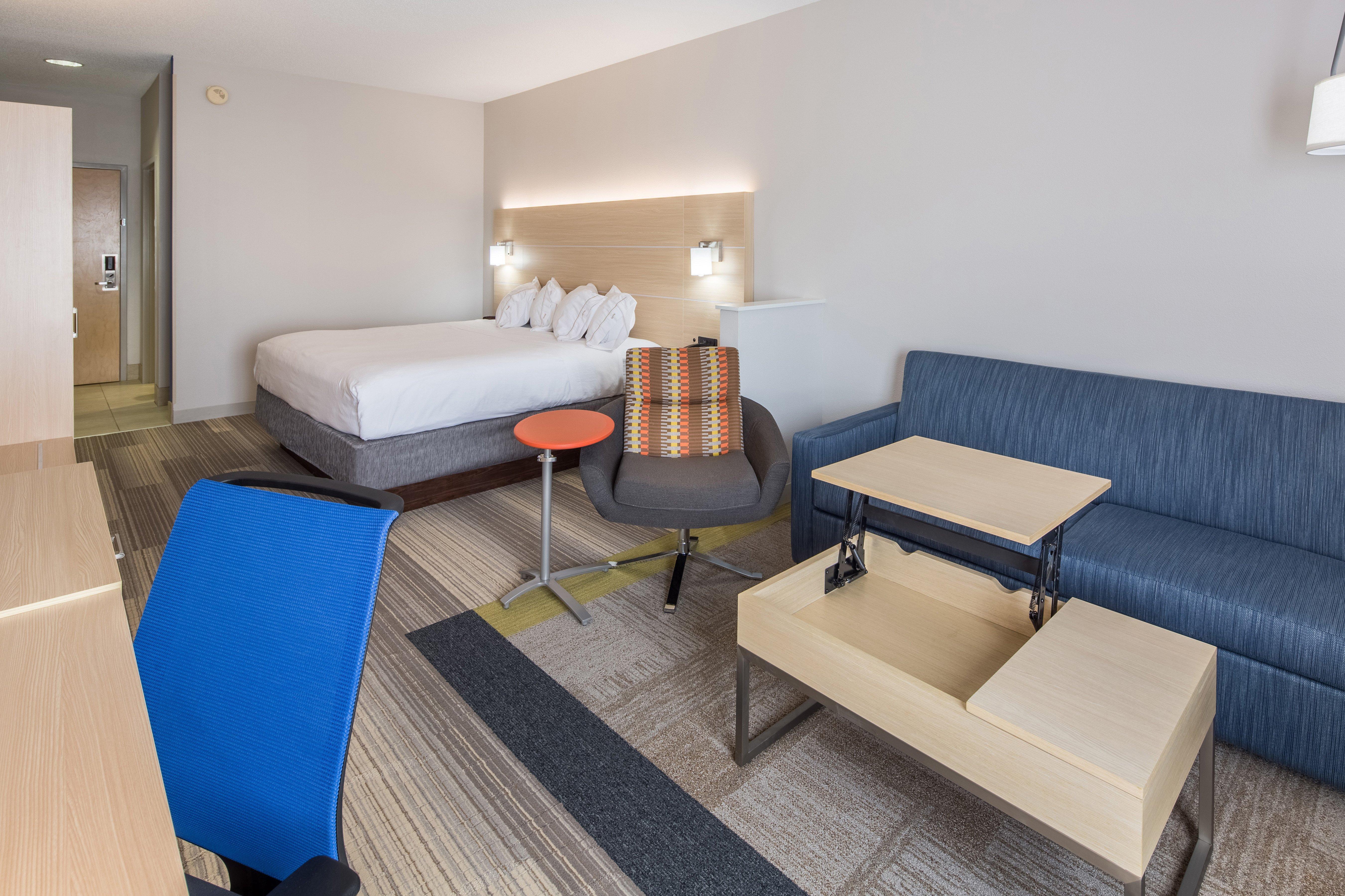 Holiday Inn Express Cedar Rapids - Collins Road By Ihg Exterior photo